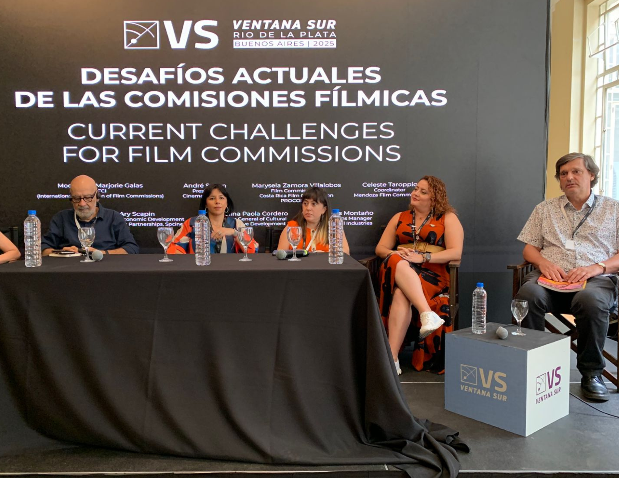 Álbum de casamento horizontal delicado azul e branco (1)