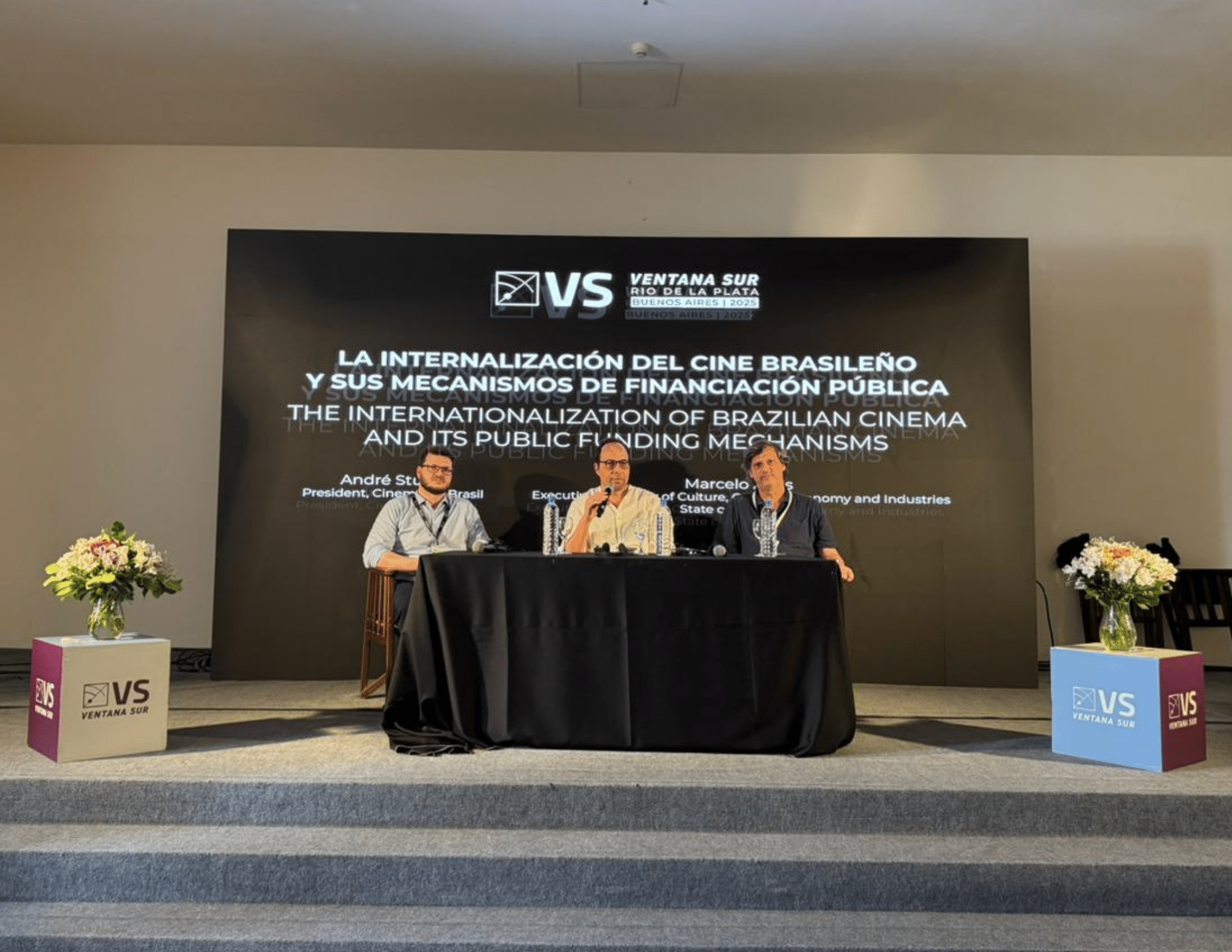 Álbum de casamento horizontal delicado azul e branco